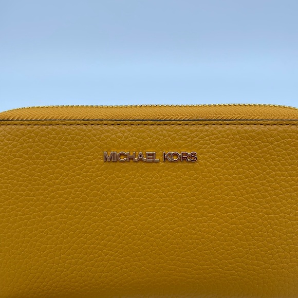 Michael Kors Large Flat MF Phone Case Wallet Marigold - Picture 2 of 10